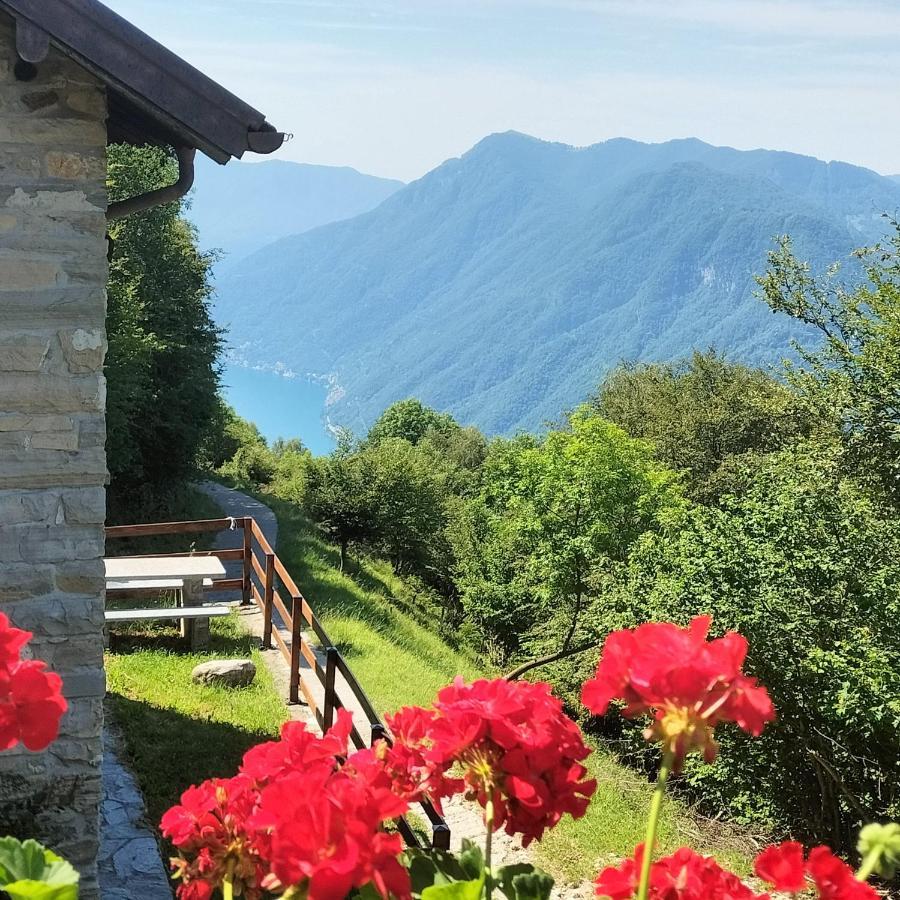 Le Casette di Laila Colonno Esterno foto